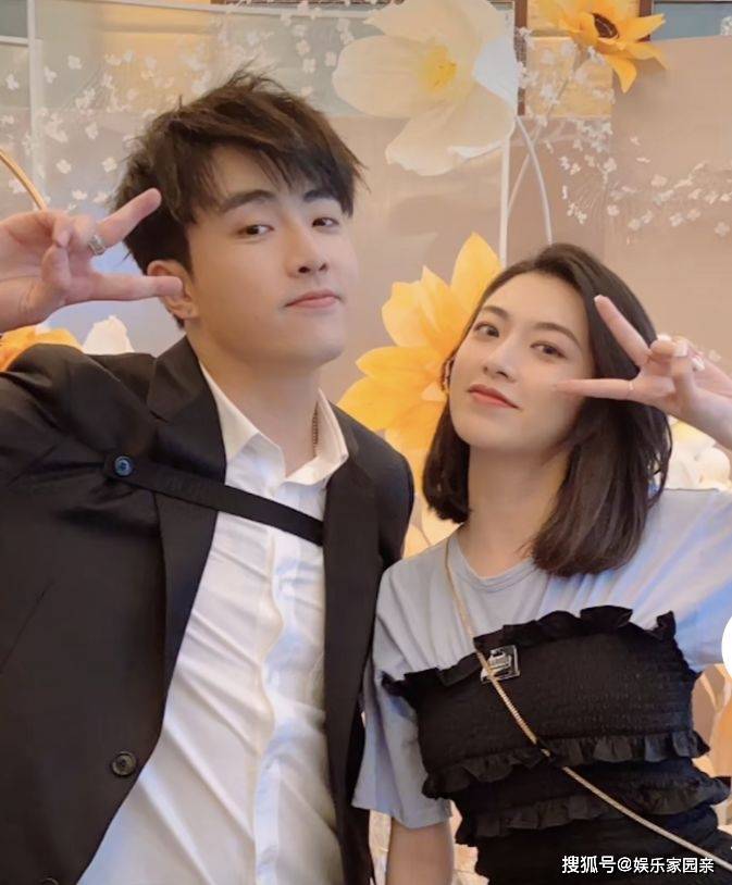自然是有耿耿于怀的人,不过这次二人合作,各自扮演的角色还是普通朋友