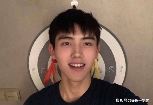 有种“不公平”叫陈红的2个儿子,陈飞宇颜值超高,哥哥却一言难尽!
