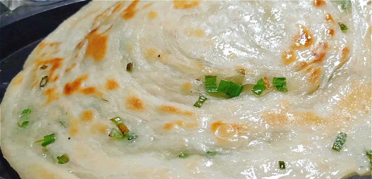 椒盐葱花饼做法 松软层次丰富 3分钟烙一张 比手抓饼好吃 时间