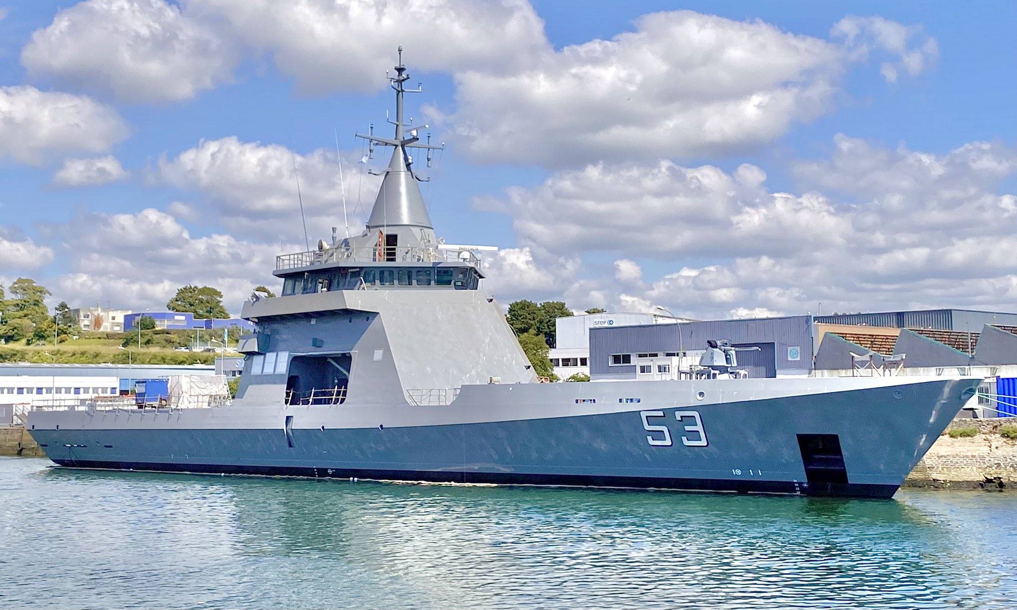 阿根廷终于有钱买新战舰了，外形科幻却战五渣，性价比远不如056