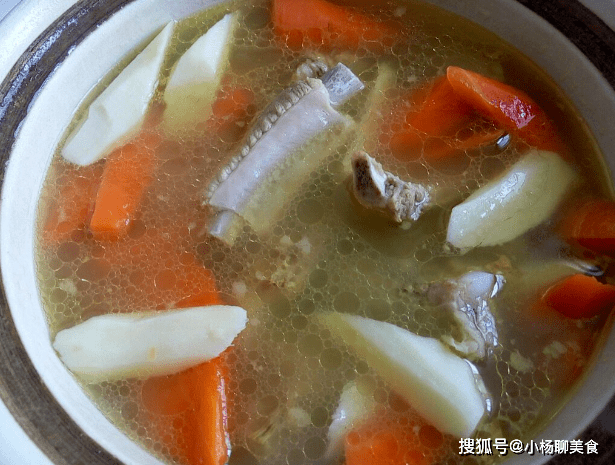 煮汤时盐放多了,不要只懂得加水,教你一招,咸味轻松减轻_土豆