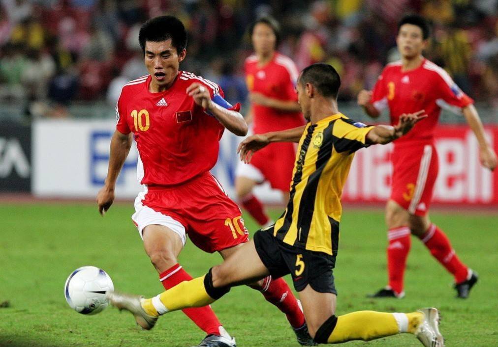 小组赛,成绩十分不错,也顺利出线了,但是出线也很悬,假如其它亚洲球队