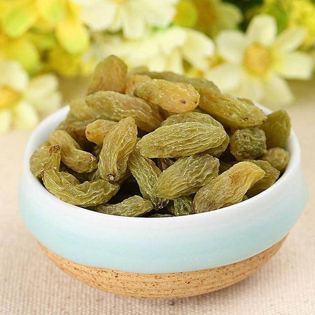 葡萄干泡水喝效果堪比虫草坚持30天身体会有明显变化