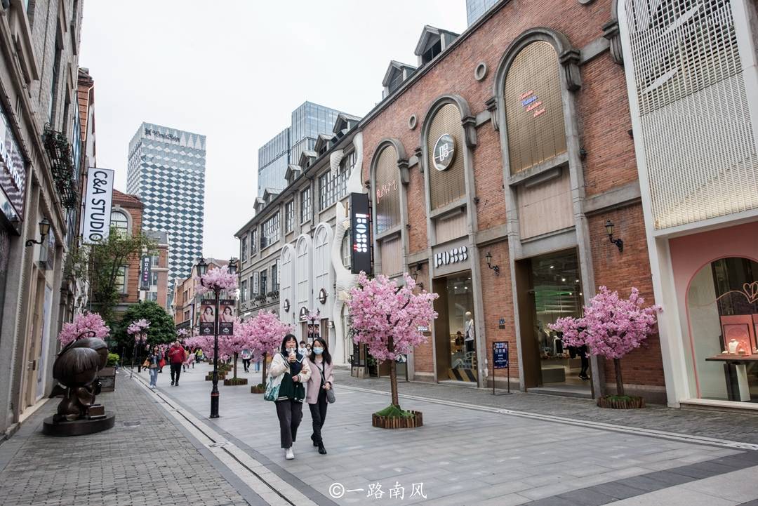 武汉三大步行街图片