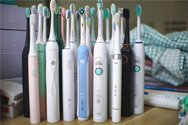 牙刷排名_红色牙刷(3)