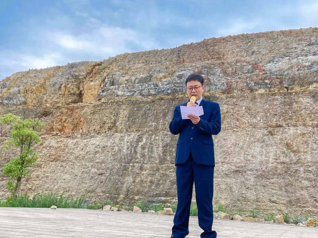 科目展示列队入场本次cot拓展训练总结大会由主持人林欢宣布正式开始