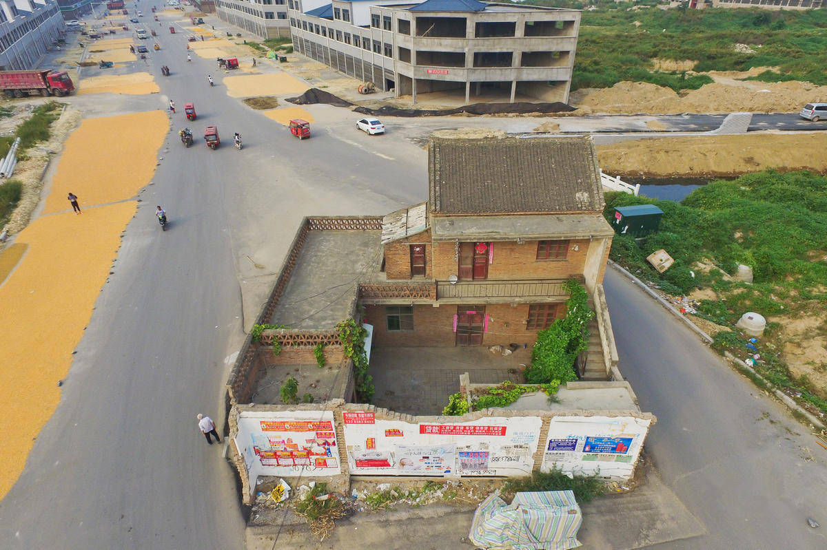 北京一贪心钉子户为要高价赔偿苦守主干道如今自食恶果