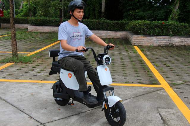 日常通勤接娃你真的需要一辆电动车吗雅迪欧逸电动车使用评测