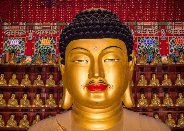 原创留八字胡的韩国佛像看起来坏坏的称中国佛像丢了历史文化