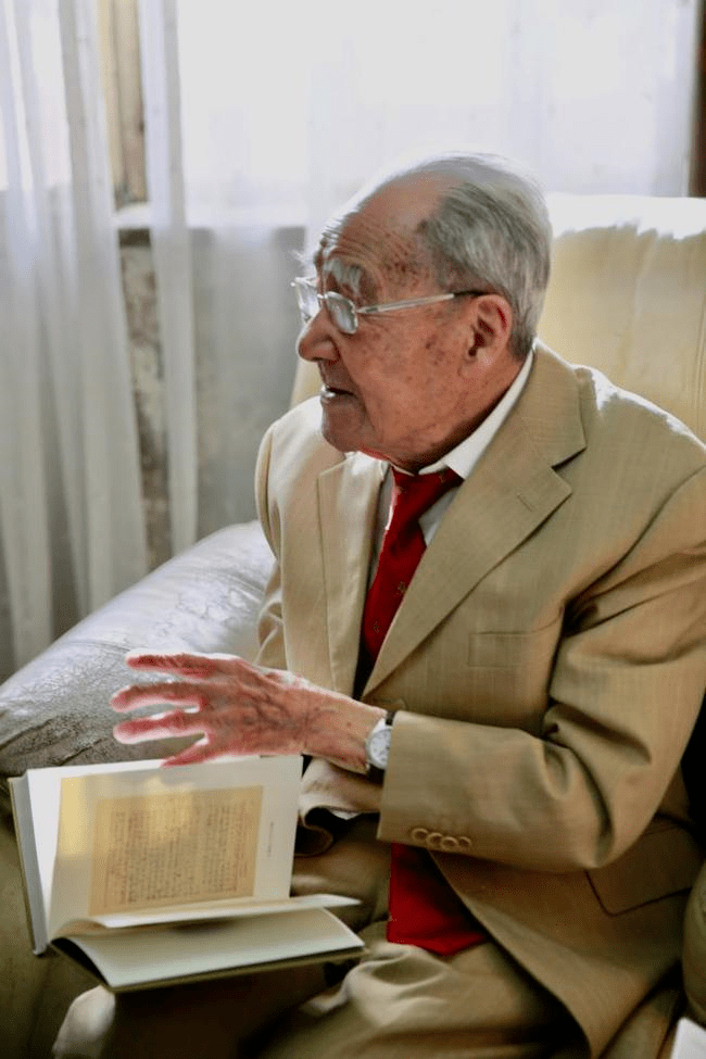 翻译界泰斗许渊冲去世,享年100岁