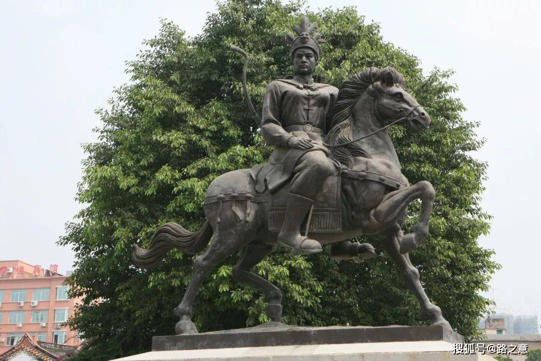 冼夫人一生忠贞爱国,多智谋,善用兵.