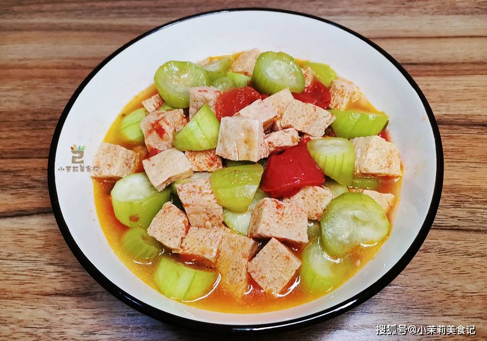 丝瓜配什么炒好吃又减肥 2f50043d21a3483e8a42ca3494465d7e.jpeg