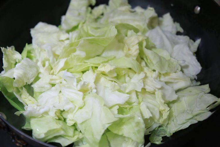 手撕包菜怎么炒比较鲜 9fa523855aff4f08a188cd32ec13c149.jpeg