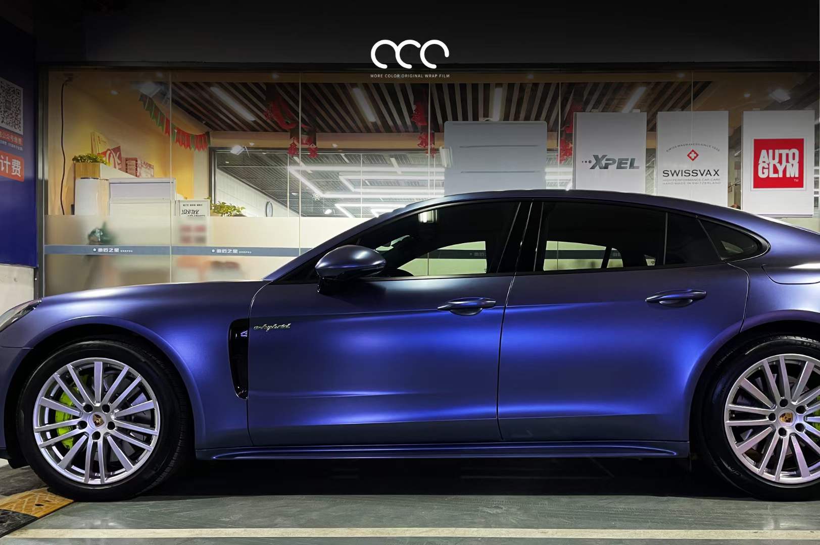 保时捷帕拉梅拉全车贴膜mcwrap漫彩改色膜电光金属午夜蓝