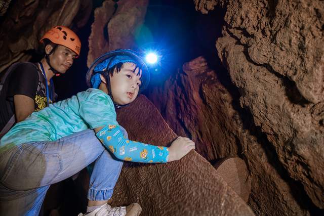 。你以为接下来就完了吗？错！接下来，还有更精彩也更惊险的溶洞探险。