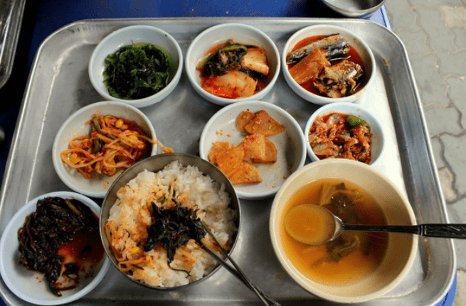 各国学生午餐比拼美国快餐韩国泡菜网友称赞还是中国伙食好