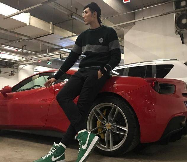 龚翔宇坐400万跑车车上另一人更不简单男友在cba领800万年薪