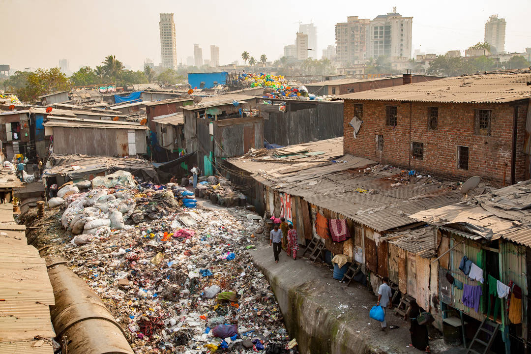 印度贫民窟里的血汗工厂，一年能赚10个亿？