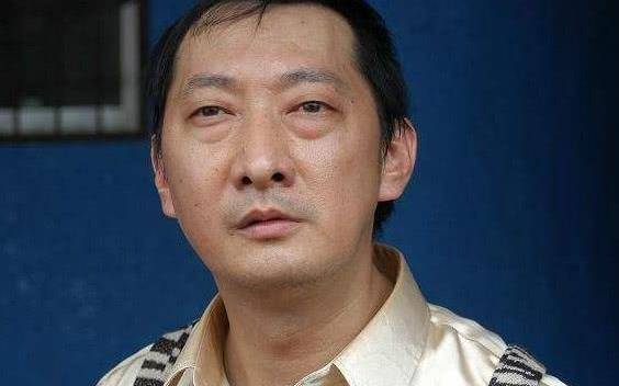 九孔这个名字是他的艺名,他本名叫吕孔维,改名字也都是为了标新立异