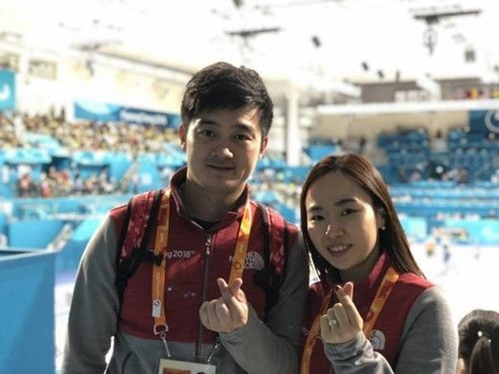其中最为人熟知的运动员就是徐晓明,他和韩国女子冰壶队长金智善的