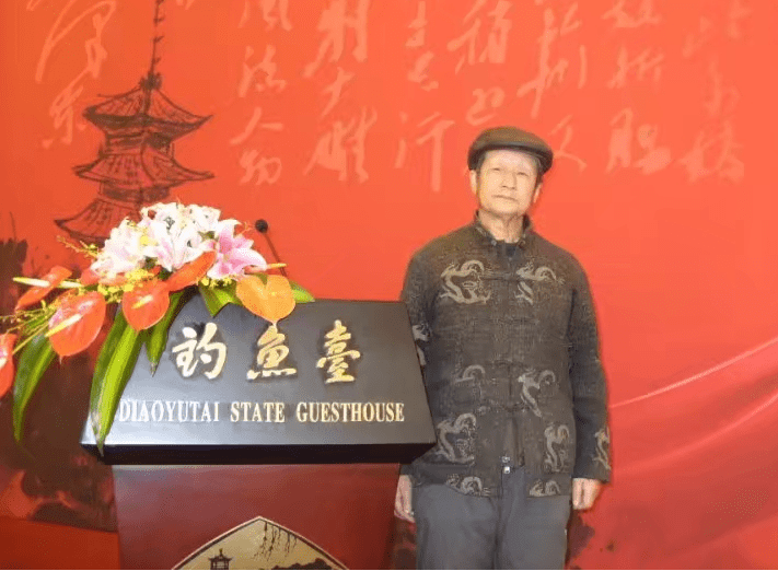 张松画家:获得近现代10多位国画宗师鞭策和鼓励过的焦墨画家