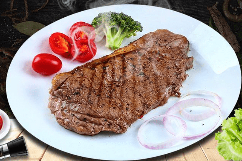 5,牛排不是越厚越好受到网络上视频的影响,很多人认为好的牛排都是很