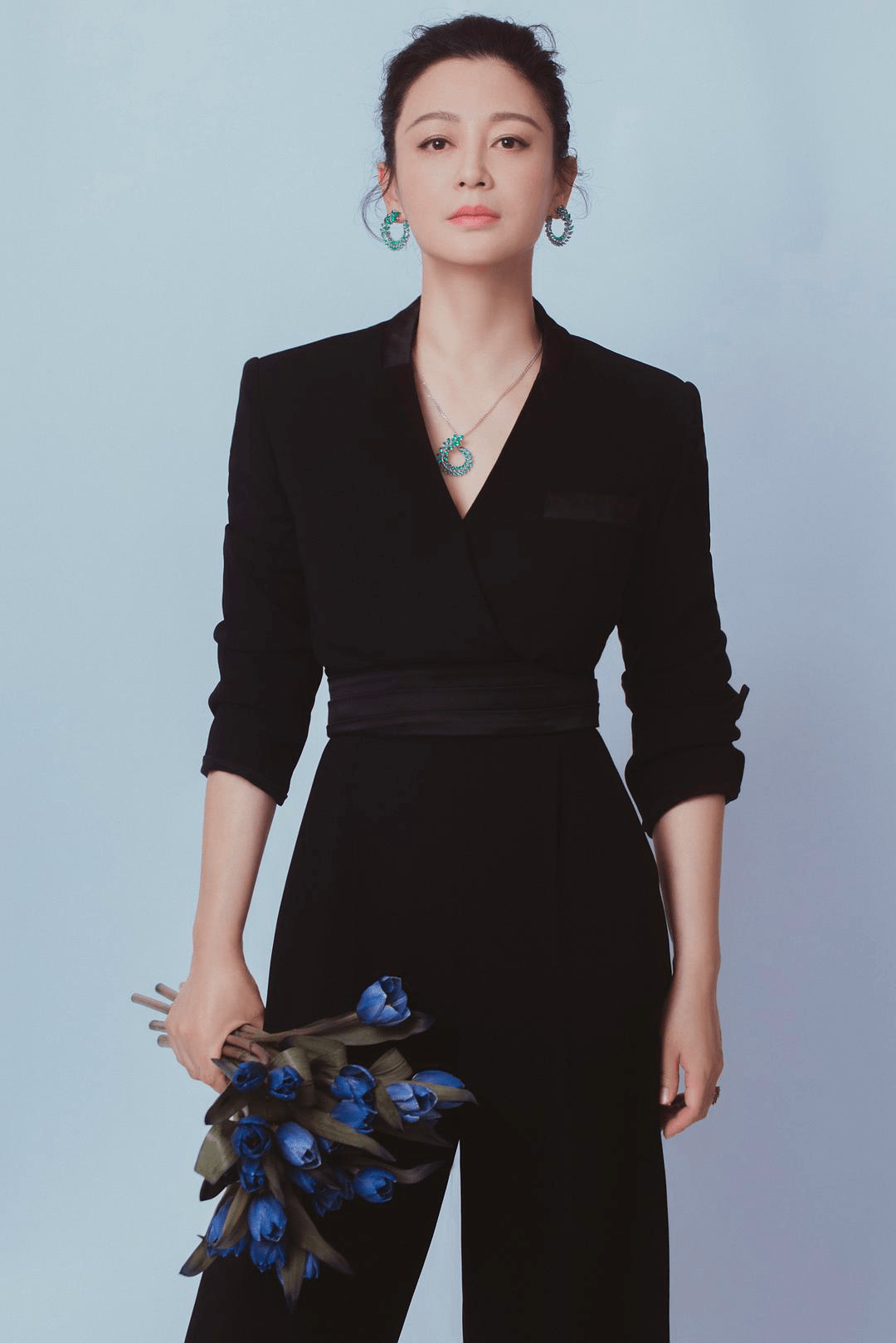 刚看到陈红的近照,果然美人老了也是美人.