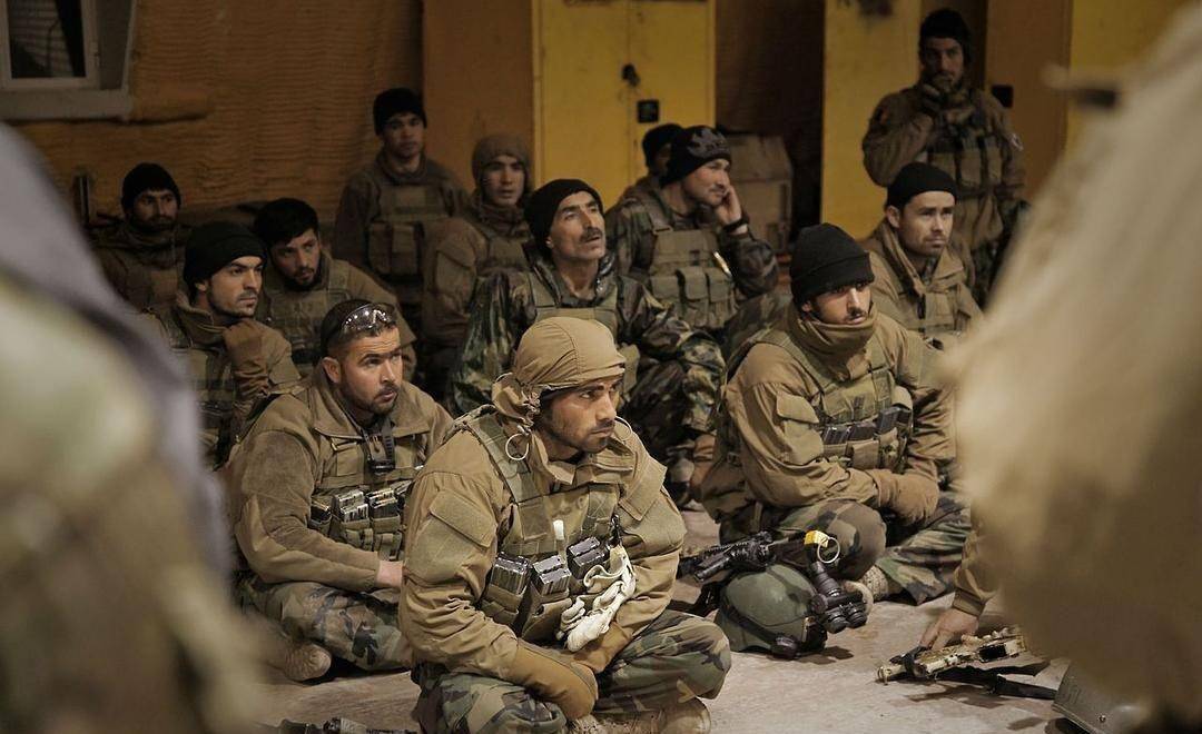 现在不仅是普通的阿富汗官方军队,就连这些最精锐的特种部队成员们,也