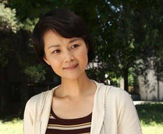 国家一级演员茹萍,33岁带7岁女儿嫁二婚老公,今53岁幸福不_刘之冰