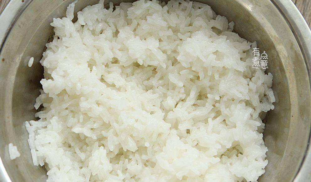 糯米饭怎么蒸才不变黄 7544fc1fe2524155b95c4e9ec473df69.jpeg