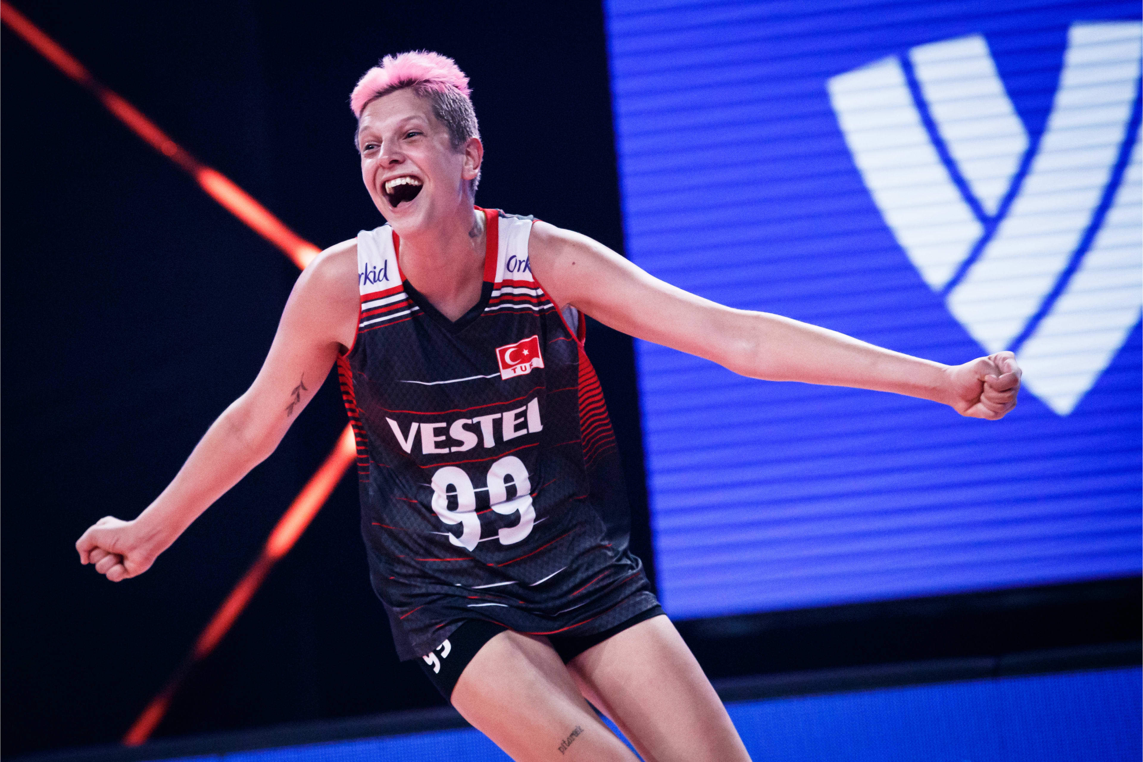 中田久美脸青了_卡拉库尔特