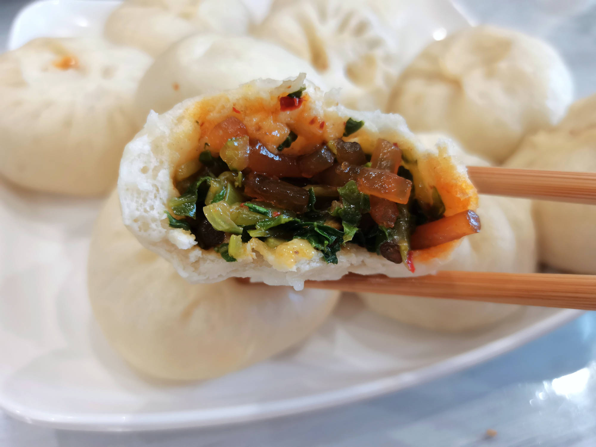 用这绿叶蔬菜包包子还是第一次吃味道鲜美吃一次还想吃