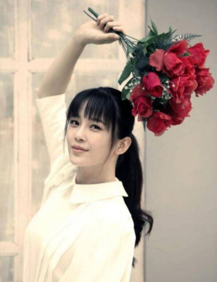 她和秦俊杰同班,当初也是中戏校花,因名字太像日本人改了名!_樱子