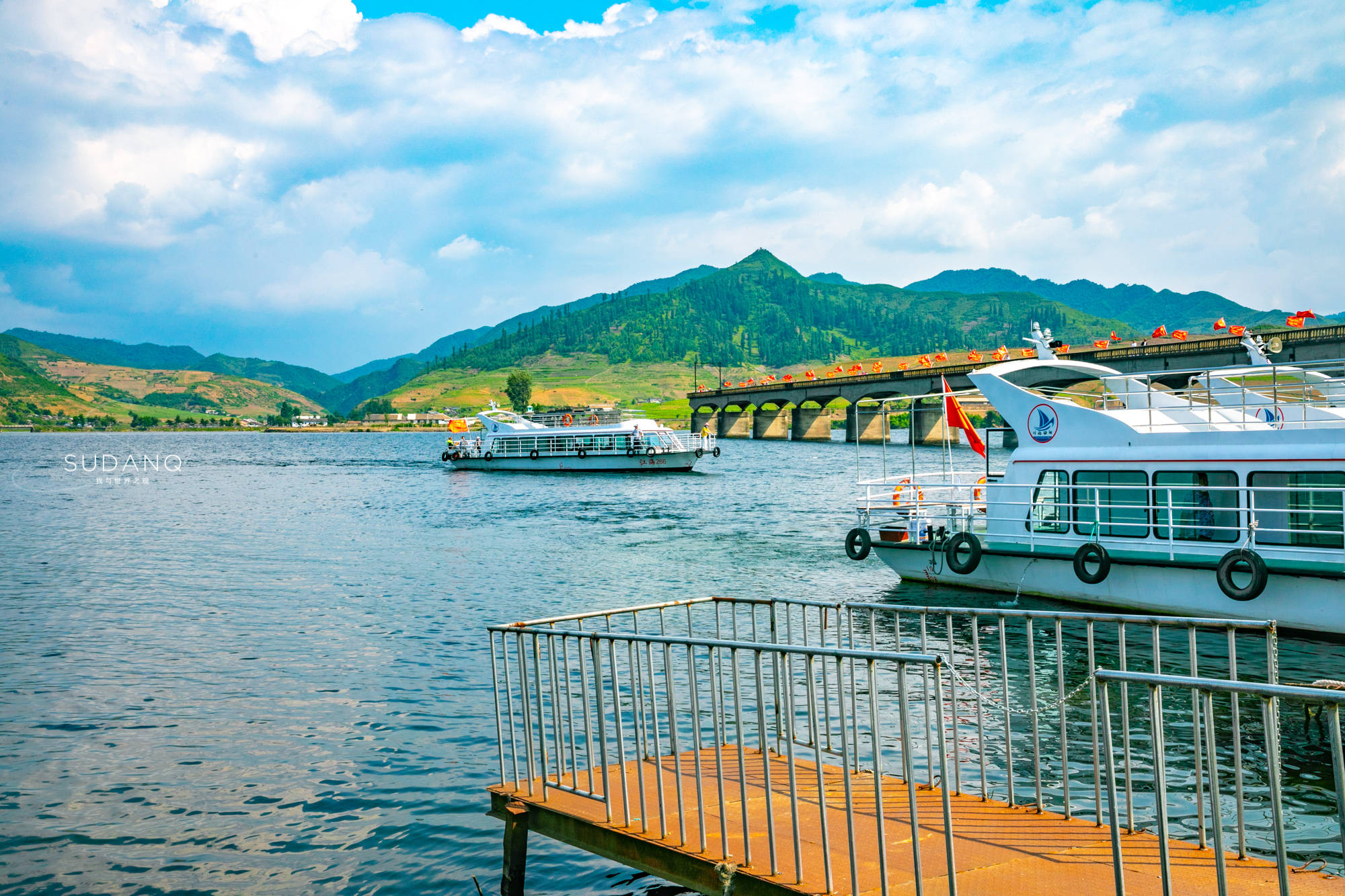 美军为何要炸断东北的这两座桥?鸭绿江游船,中朝界河历史厚重