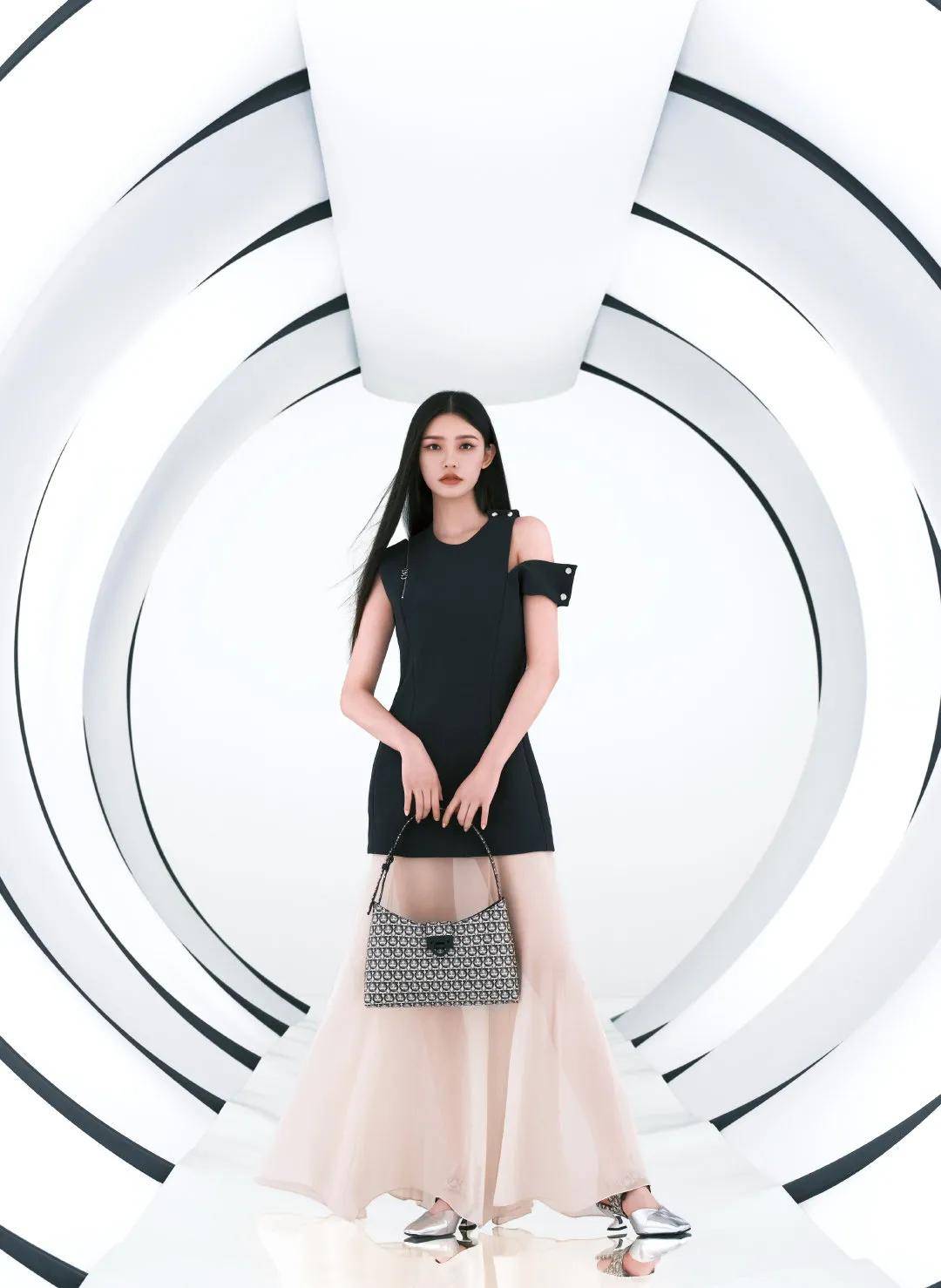 系列|林允成菲拉格慕全球品牌代言人，GUCCI上海大秀群星闪耀…