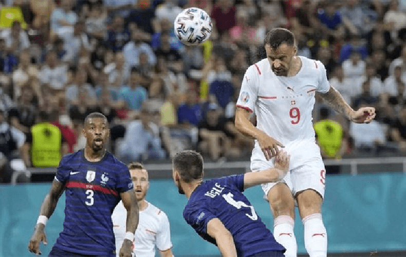 德尚赛前举动预示法国出局,球迷:看到姆巴佩的眼神,就知道要输