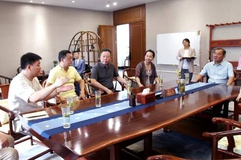 国家优质投资项目专审会副主任余延庆赴四川快眼传媒调研指导