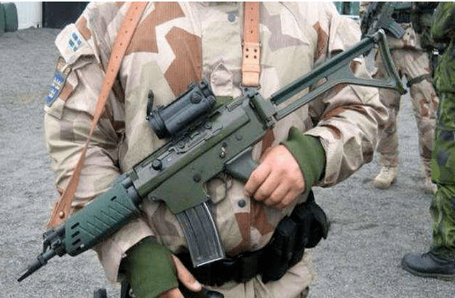 原创世界4大罕见步枪:第3外形奇特像只鱼,来自南非