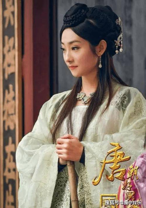 她曾参演《庆余年》,却沦落至无戏可拍,如今当主播月入仅几百块_刘琪奕