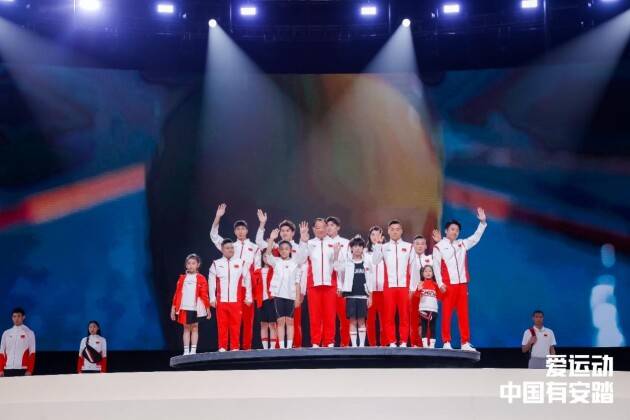 安踏儿童推王一博同款加油t为中国奥运健儿助威_少年