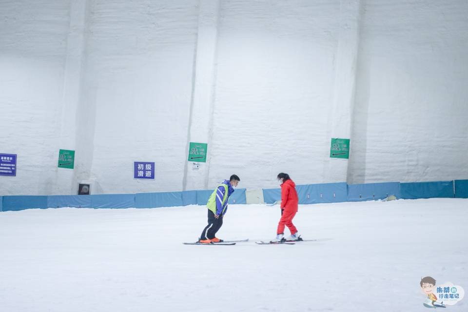 滑雪场|浙江文成特别的小镇，隐匿在青山翠谷间，有浙南唯一的室内滑雪场