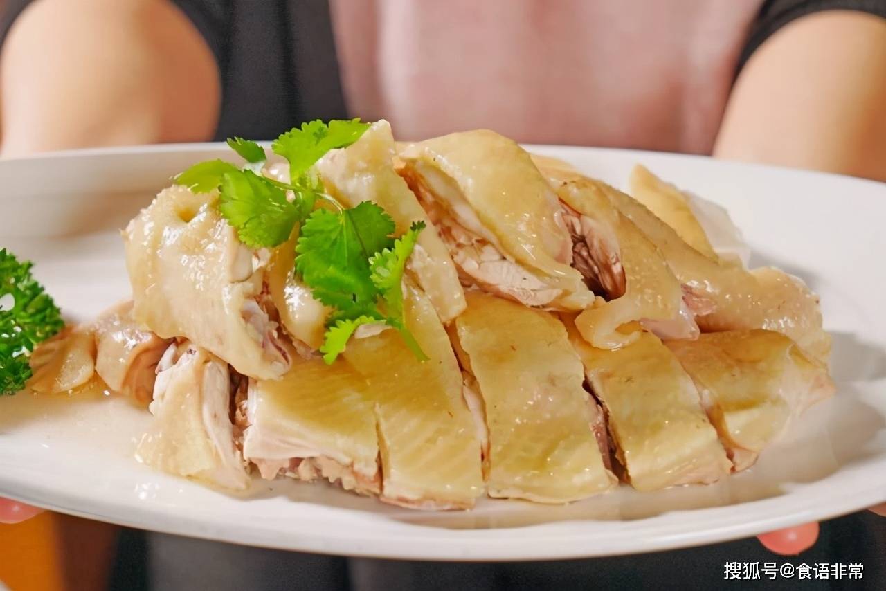 原创做白切鸡时,加入两粒它,色泽更明黄,这个秘密大厨始终不愿公开