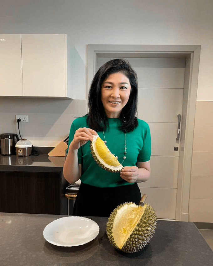 色彩|英拉的基因遗传给外孙女，54岁仍美艳动人，难怪奥巴马都另眼相待