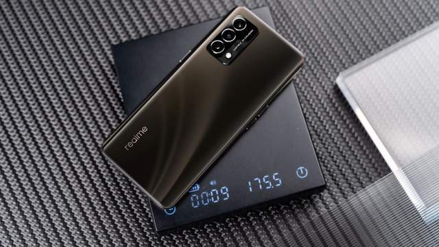 游戏|realme 真我Q3 Pro狂欢版：夏日焕新，高颜来袭