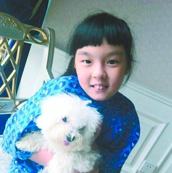 网友|有一种“整容式长大”叫李咏女儿，曾因容貌被嘲，18岁长成女团脸
