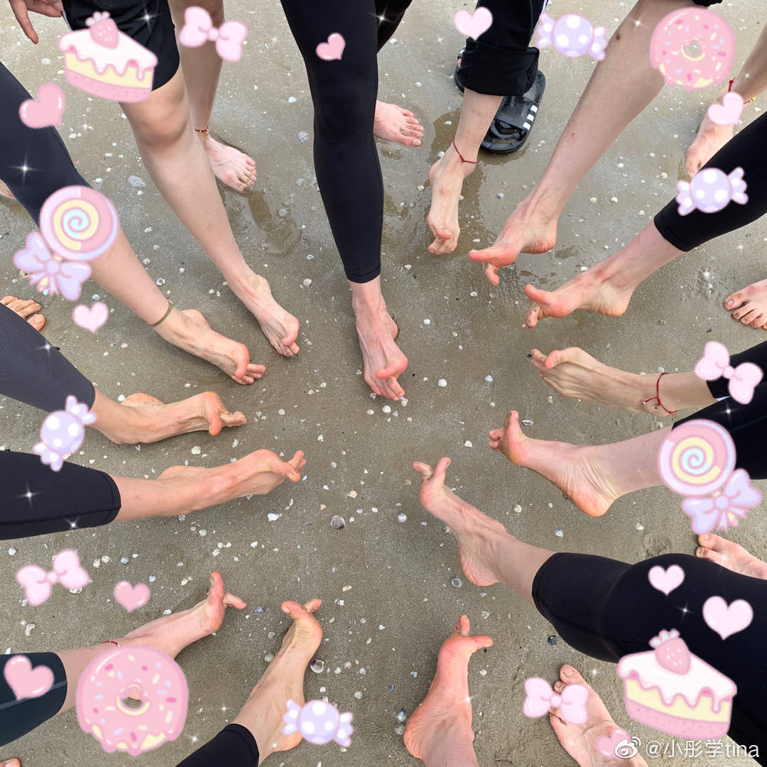 原创女排名将晒全队15只脚中国队参加东京奥运会的12人名单呼之欲出