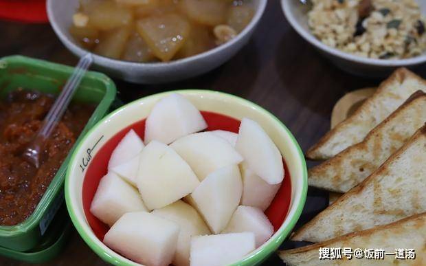 小孩|放假在家，看看我给孩子准备的豪华早餐，隔壁小孩都馋哭了