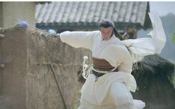 古代"击剑术"演变历程:从掷剑到剑舞表演,再从跳剑到夺命飞刀