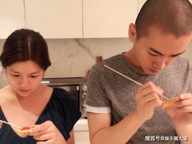结婚五年后他俩终于不再低调 陈妍希大方为陈晓庆生 称呼甜蜜 夫妻