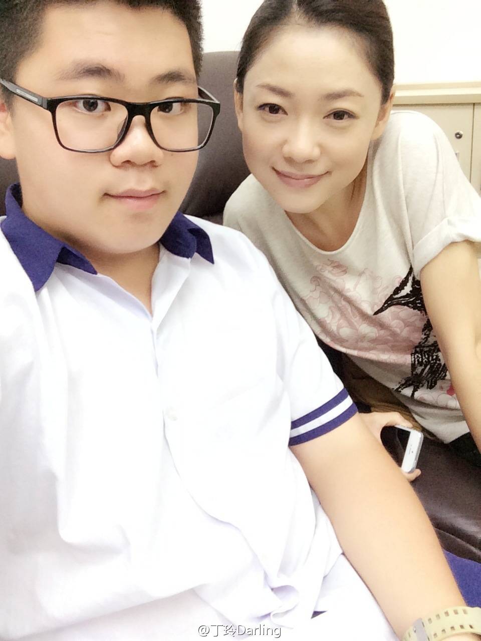 康天佑作为康家的长子嫡孙,康祈光和常香兰之子,继承父母的憨厚老实